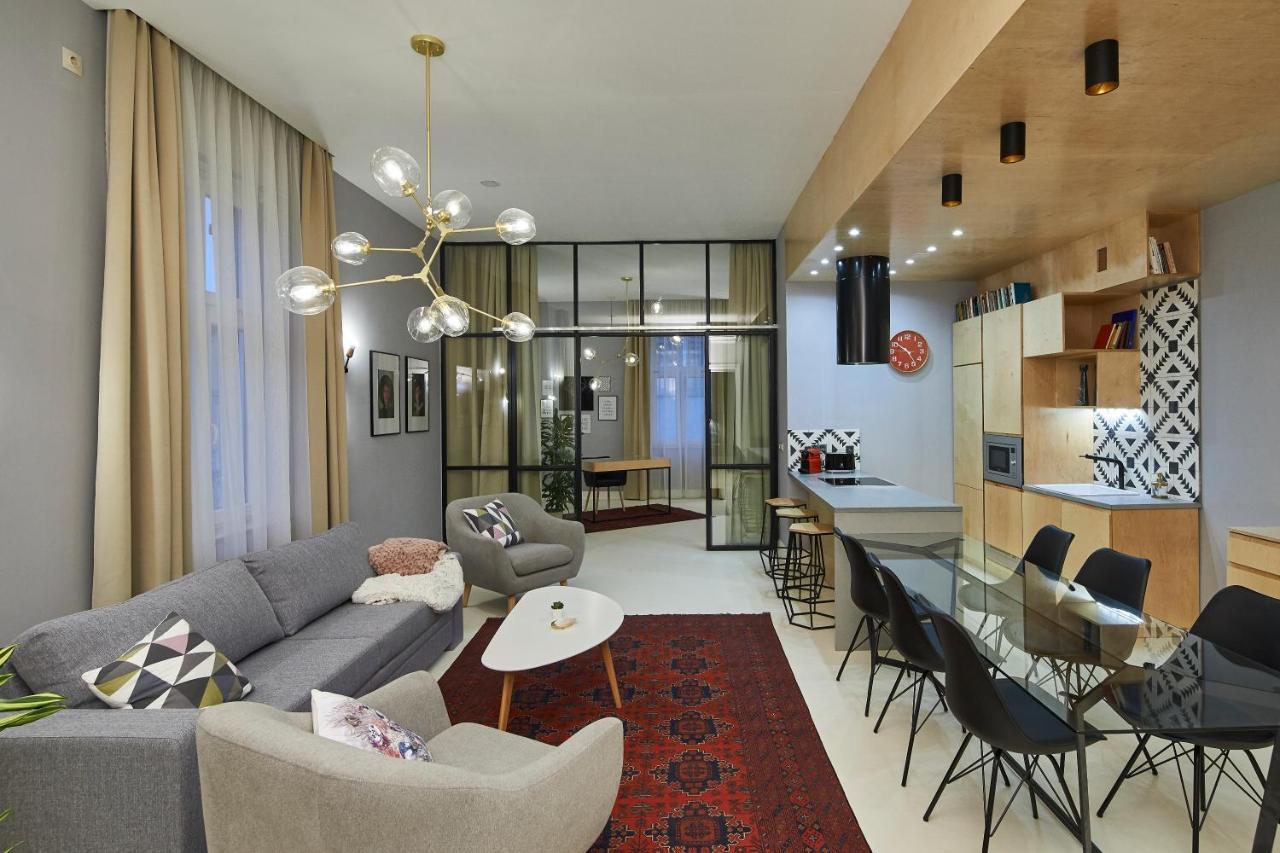 Orangehomes Unique Design 3 Bathrooms Flat Budapest Bagian luar foto
