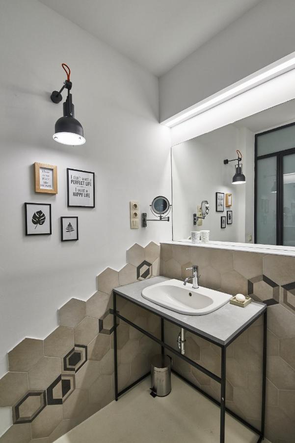 Orangehomes Unique Design 3 Bathrooms Flat Budapest Bagian luar foto
