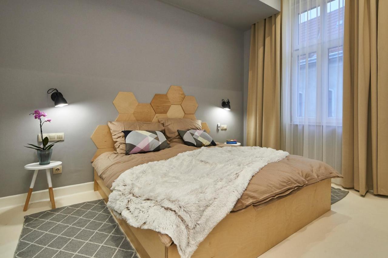 Orangehomes Unique Design 3 Bathrooms Flat Budapest Bagian luar foto