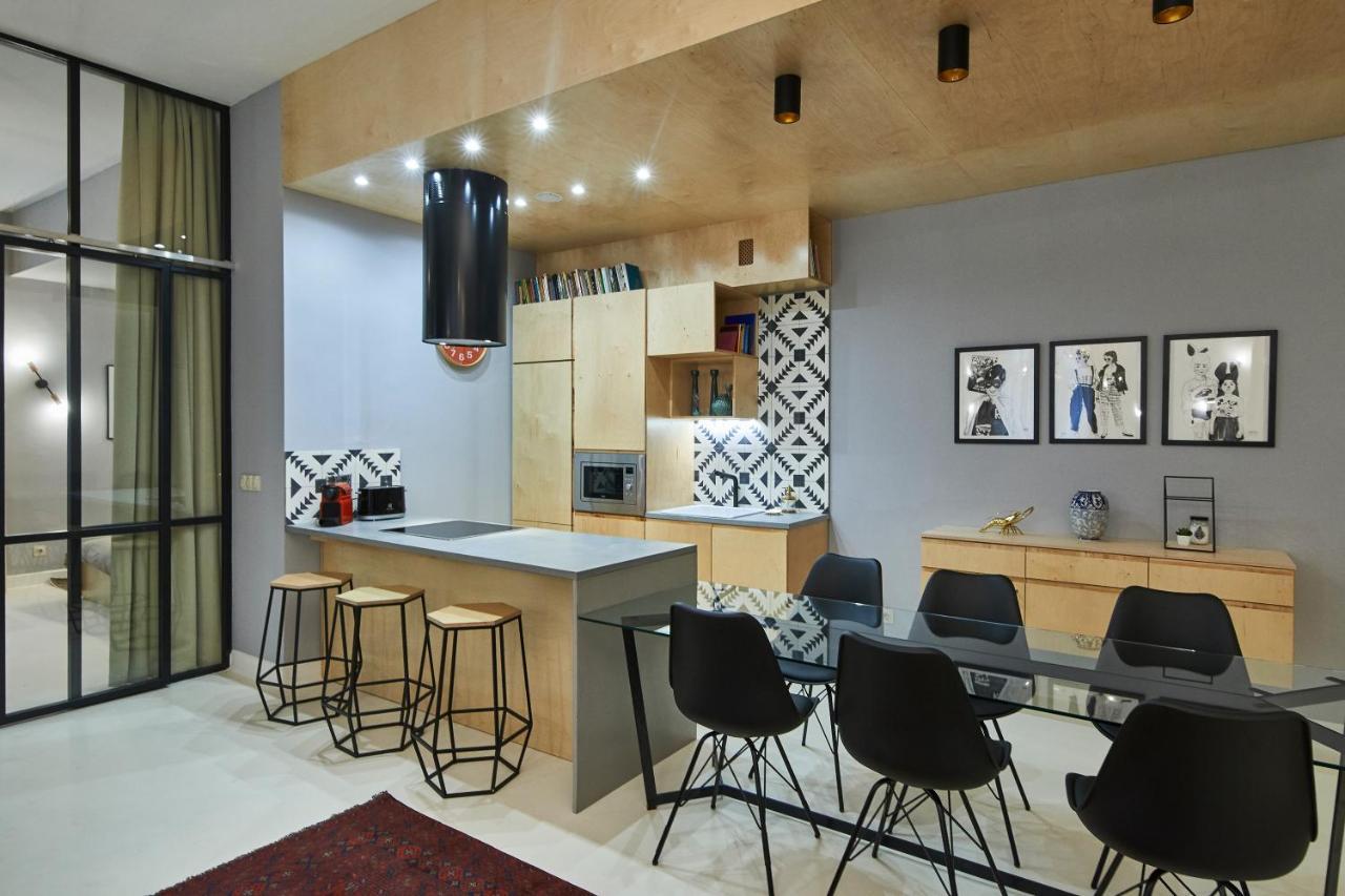 Orangehomes Unique Design 3 Bathrooms Flat Budapest Bagian luar foto