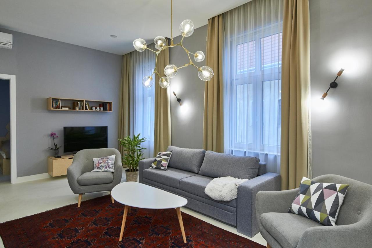 Orangehomes Unique Design 3 Bathrooms Flat Budapest Bagian luar foto