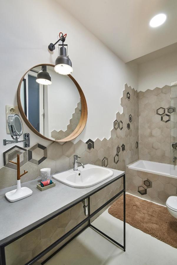 Orangehomes Unique Design 3 Bathrooms Flat Budapest Bagian luar foto